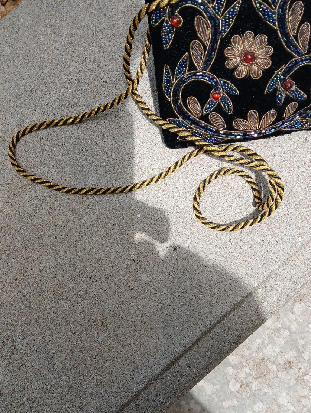 Velvet Beaded Artwork Bag - Picture 2 of 12